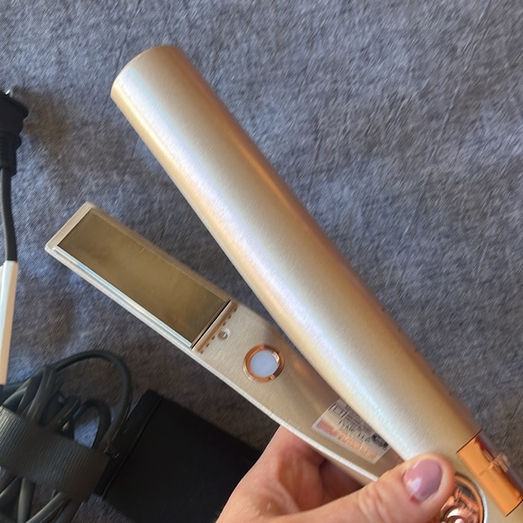 Tyme styling iron-open to offers!! - Picture 2 of 2